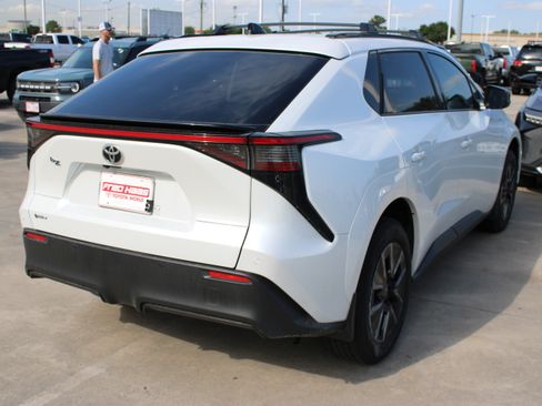 Used 2026 Toyota bZ FWD image 11