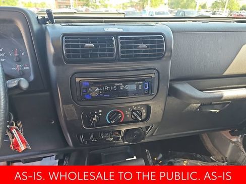 Used 2005 Jeep Wrangler Rubicon AWD/4WD image 15