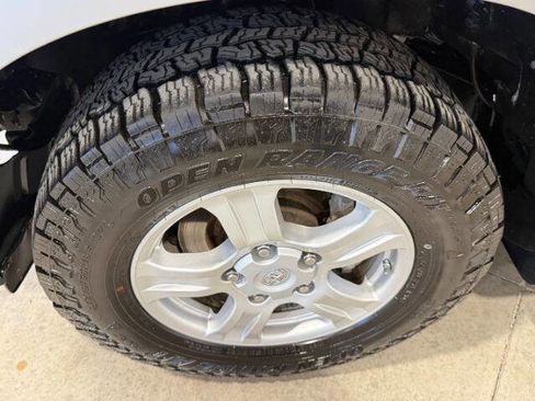 Used 2016 Toyota Sequoia SR5 AWD/4WD image 14