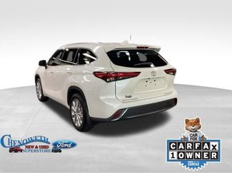 Used 2021 Toyota Highlander Limited video 3