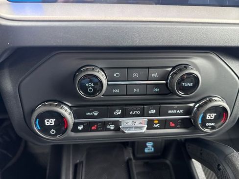 New 2025 Ford Bronco Outer Banks w/ Sasquatch Package AWD/4WD image 24