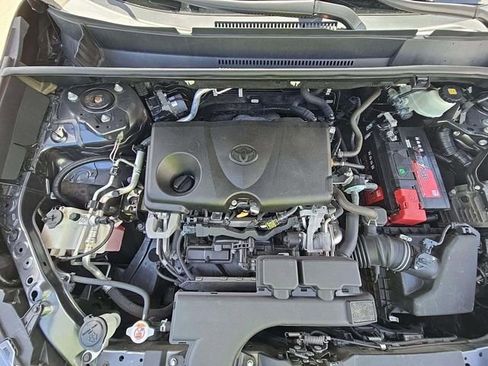 Used 2021 Toyota RAV4 LE image 8