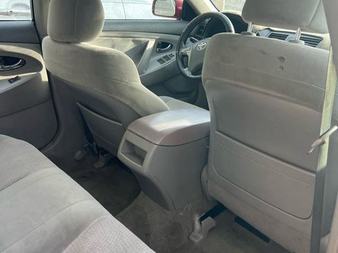 Used 2010 Toyota Camry SE FWD image 6