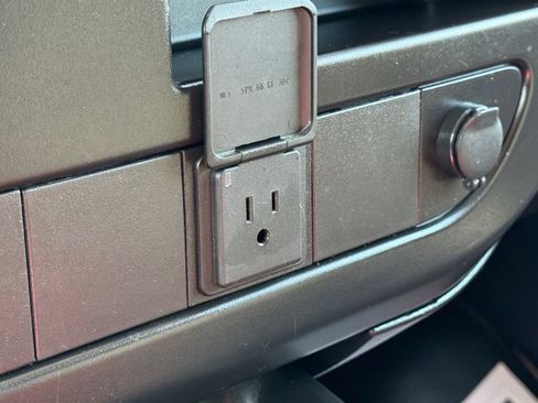 Used 2023 GMC Savana 2500 w/ Driver Convenience Package image 21