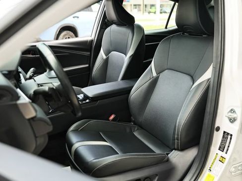 Used 2025 Toyota Camry SE FWD image 20