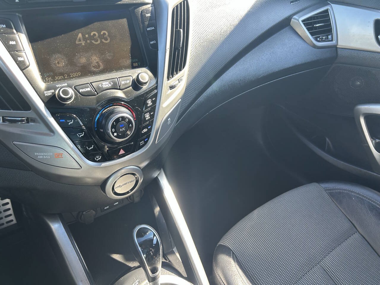 Used 2016 Hyundai Veloster w/ Option Group 02 FWD image 20