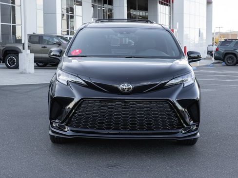 New 2026 Toyota Sienna XSE FWD image 2