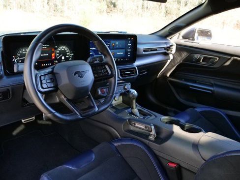 Used 2025 Ford Mustang Dark Horse image 7