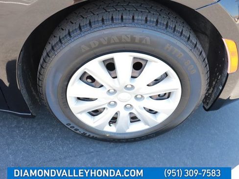 Used 2020 Chrysler Voyager L FWD image 24