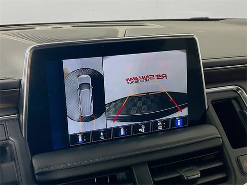 Used 2023 Chevrolet Suburban High Country image 19