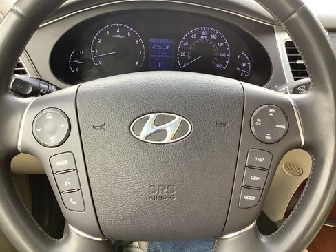 Used 2012 Hyundai Genesis 3.8 w/ Premium Pkg RWD image 25