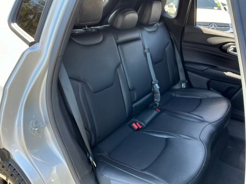 Used 2025 Jeep Compass Trailhawk AWD/4WD image 20