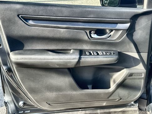 Used 2023 Honda CR-V LX image 28