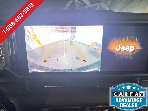 Used 2024 Jeep Wrangler Rubicon w/ Convenience Group AWD/4WD image 16