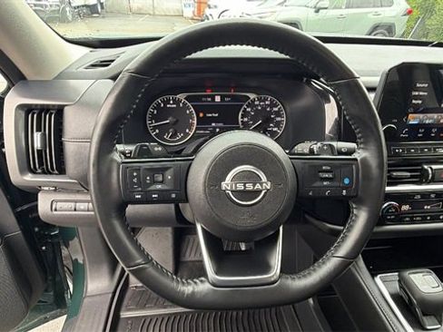 Used 2023 Nissan Pathfinder SL image 25