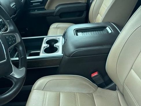 Used 2018 GMC Sierra 2500 Denali w/ Duramax Plus Package AWD/4WD image 13