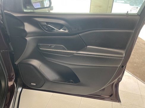 Used 2018 GMC Acadia SLT image 34