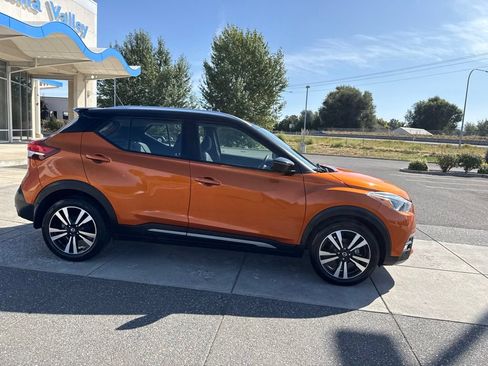 Used 2019 Nissan Kicks SR FWD image 3
