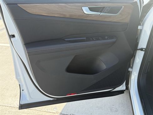 New 2026 Volkswagen Atlas SE image 10