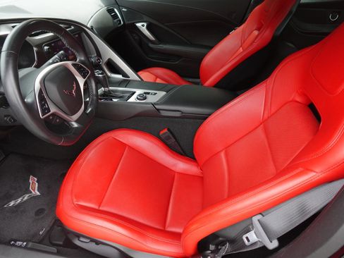 Used 2019 Chevrolet Corvette Stingray Coupe w/ 1LT RWD image 12