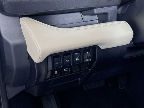 Used 2022 Subaru Ascent Touring w/ Popular Package #2A image 10