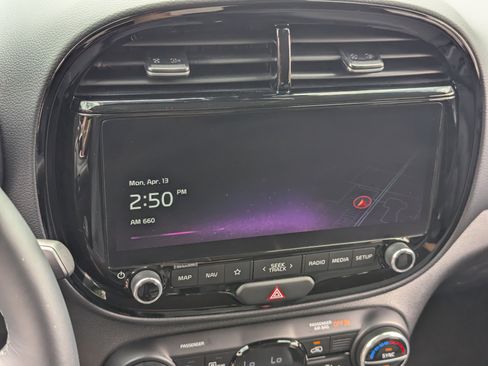 Certified 2024 Kia Soul EX FWD image 24