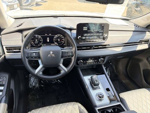 Used 2023 Mitsubishi Outlander SEL AWD/4WD image 7