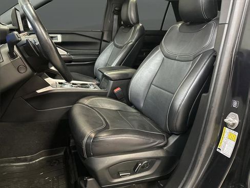 Used 2020 Ford Explorer ST w/ ST Street Pack image 4