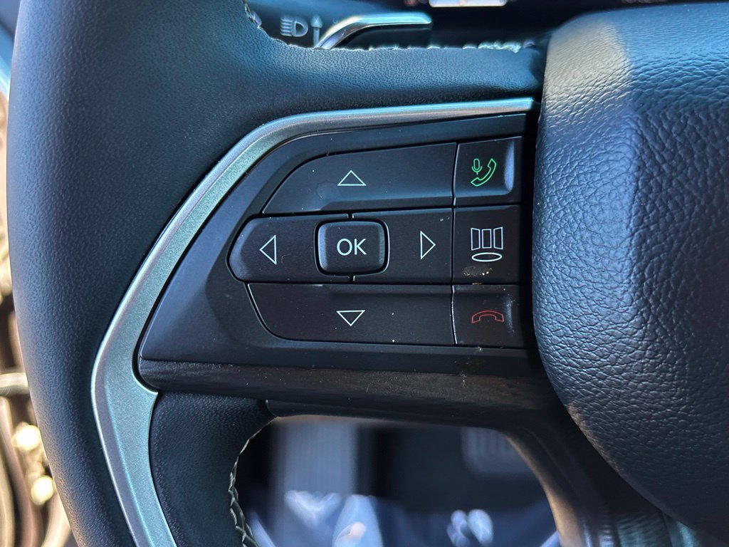 Used 2025 Jeep Grand Cherokee L Laredo RWD image 18