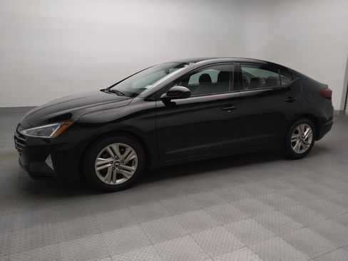 Used 2019 Hyundai Elantra SEL image 2
