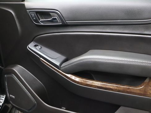 Used 2018 Chevrolet Tahoe LT image 11