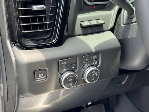 New 2026 GMC Sierra 2500 AT4 w/ AT4 Premium Plus Package AWD/4WD image 11