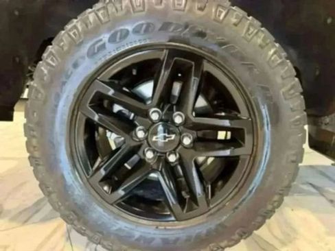 Used 2019 Chevrolet Silverado 1500 LT Trail Boss image 30