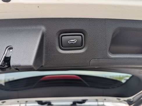 Used 2023 Hyundai Santa Fe SEL FWD image 10