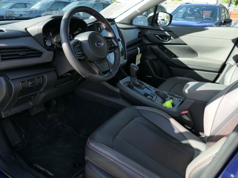 Used 2025 Subaru Crosstrek 2.5i Limited w/ Crosstrek Mirror Package image 11