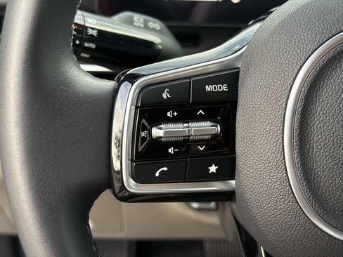 Used 2026 Kia Carnival image 39