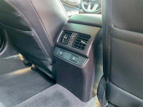 Used 2017 Subaru Outback 2.5i Limited AWD/4WD image 36
