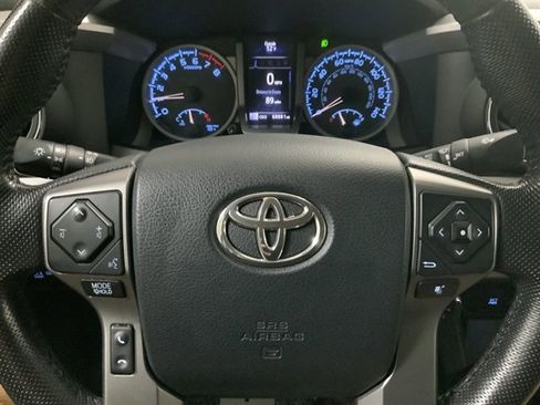 Used 2016 Toyota Tacoma SR5 image 21