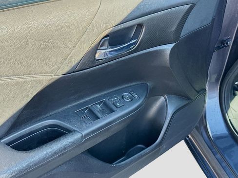 Used 2017 Honda Accord Sport image 22