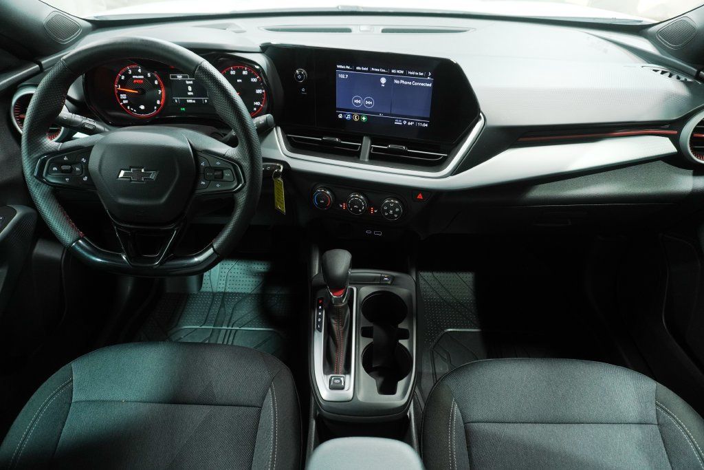 Used 2025 Chevrolet Trax RS w/ Driver Confidence Package FWD image 15