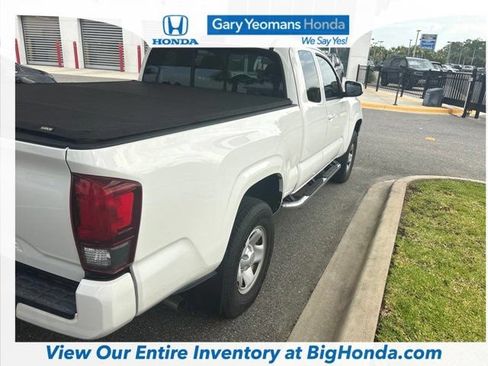 Used 2020 Toyota Tacoma SR w/ SR Convenience Package AWD/4WD image 10