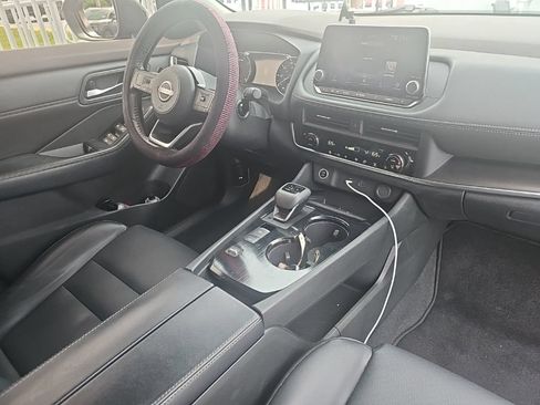 Used 2023 Nissan Rogue SV w/ SV Premium B Package FWD image 12
