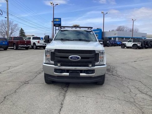 Used 2019 Ford F250 XL w/ Power Equipment Group image 2