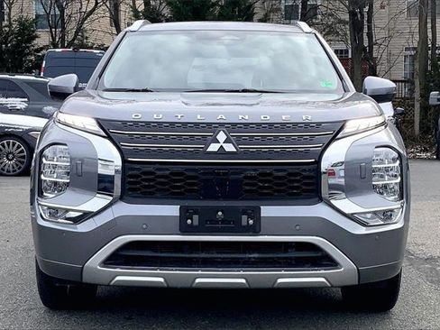 Used 2023 Mitsubishi Outlander SEL image 2