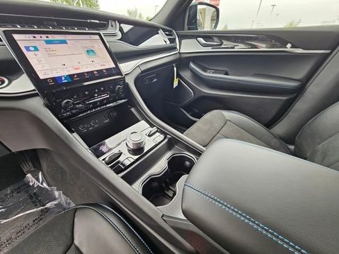 New 2025 Jeep Grand Cherokee Trailhawk image 19