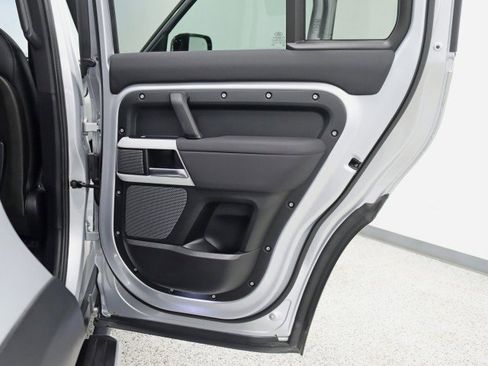 Used 2020 Land Rover Defender 110 First Edition image 39