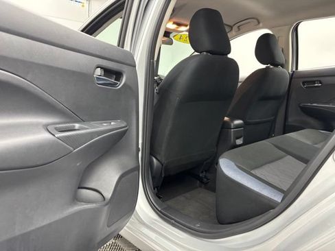 Used 2024 Nissan Versa SV FWD image 31