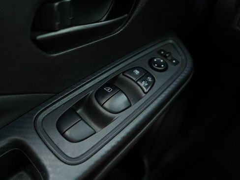 Used 2025 Nissan Versa S w/ Electronics Package FWD image 28