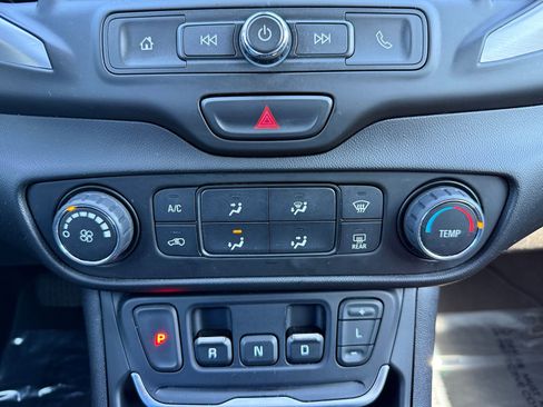 Certified 2019 GMC Terrain SLE FWD image 26
