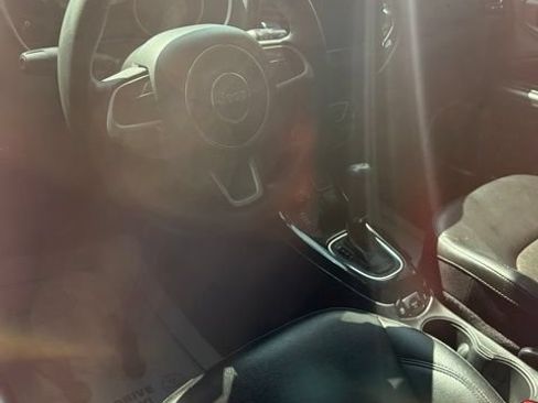 Used 2021 Jeep Compass Latitude AWD/4WD image 8
